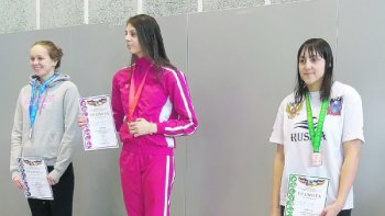 Белокалитвинские спортсменки взяли бронзу  на соревнованиях по плаванию