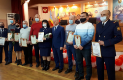 Добровольцы, принимавшие участие в ликвидации лесных пожаров, получили награды и поощрения