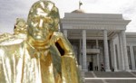 В Туркмении делят политическое наследство Туркменбаши