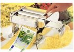 Фальшивомонетчики делали евробанкноты станками для резки макарон