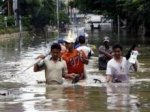 В результате наводнений в столице Индонезии погибло 80 человек