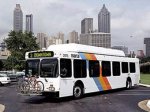 В Атланте пассажирский автобус упал с эстакады