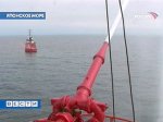 В порту Владивостока началось тушение российского теплохода