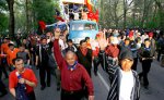 В митинге оппозиции в Бишкеке участвуют около двух тысяч человек