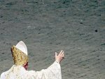 В первый день продаж разошлось 50 тысяч экземпляров книги Папы Римского