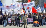 Оппозиция Киргизии проводит митинг перед зданием парламента