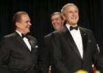 Джордж Буш посмеялся над собой на приеме для журналистов