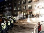 Эстонская полиция применила водомет против погромщиков