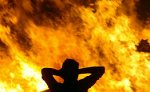 На месте обрушения дома в Паленсии не удается потушить сильный пожар