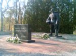 Бронзовый солдат установлен на таллинском кладбище