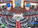 Парламент Казахстана принял поправки в Конституцию.