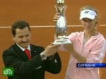 Дементьева выиграла теннисный турнир в Стамбуле.