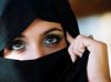 Из-за отказа снять хиджаб в Швеции дисквалифицировали иранских каратисток