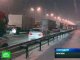 Снегопад затруднил движение на дорогах Москвы.