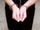 Немецкую учительницу на уроке сковали наручниками