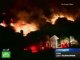 В Калифорнии лесные пожары подбираются к жилым домам