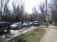 Машины ждут очереди, чтоб проехать. Фото калитва.ру