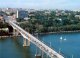 В районе Ворошиловского моста с набережной прыгнул в воду житель города