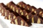 Новогодний рецепт: Шоколадные пирожные с начинкой из канфет