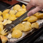 Новогодний рецепт: Картофель, запеченный в гусином жиру