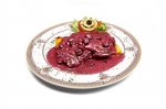 Новогодний рецепт: Свиные медальоны с перцем и сальсой из свежей вишни