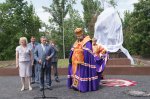 Губернатор Ростовской области открыл памятник Петру и Февронье в Белой Калитве