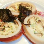 Рецепт: кальмар, фаршированный грибами, яйцом и сыром