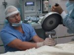 В Новороссийске сотрудник МЧС помогал хирургу во время операции