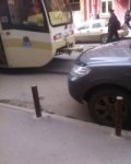 В Ростове пассажиры поцарапали машину, заблокировавшую проезд трамваев