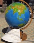 Двухметровый глобус появился на пр. Стачки в Ростове