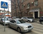 В Ростове машина серии РОС припарковалась на пешеходном переходе