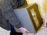 Житель Азова пытался похитить сейф из офиса
