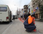 В Ростове сносят незаконные дорожные столбики