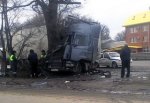 Фура Scania врезалась в дерево на трассе М4 перед ТЦ «Мега», водитель погиб