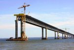 Турецкий сухогруз снес опору моста, строящегося через Керченский пролив