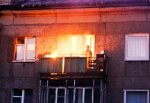 В г. Шахты загорелся балкон на 5 этаже многоквартирного дома, жильцов эвакуировали