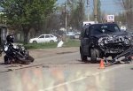 Внедорожник лоб в лоб столкнулся с байком BMW на выезде из Новочеркасска в сторону города Шахты
