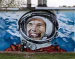 В виде граффити на гараже изобразят важнейшие события в истории России