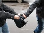 Грабитель в Ростове вырвал у мужчины сумку из рук