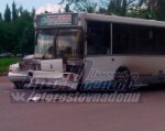 В Ростове на Западном столкнулись пассажирский автобус и Volkswagen