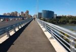 Мужчину 2 часа отговаривали от прыжка с 35-метрового Ворошиловского моста