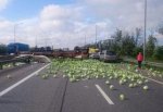 ассыпалось 15 тонн капусты по трассе М-4 в результате крупного ДТП, пострадали люди