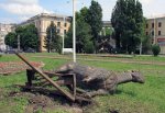 Лихач врезался в скульптуру в Новочеркасске — конь упал и остался без ноги