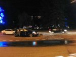 На Шолохова водитель Audi въехал в столб: двое пострадали