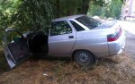 «Десятка» влетела в дерево в городе Шахты, пострадал парень