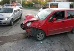 Дама за рулем спровоцировала столкновение трех машин в г. Шахты, пострадали три женщины