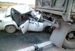 ВАЗ-2107 врезался в КАМАЗ на трассе, у 33-летнего водителя не было шансов