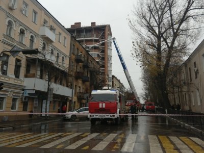 Спасатели ликвидировали последствия пожара в Ростове