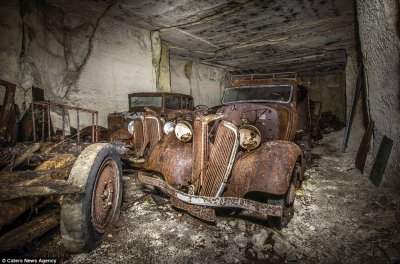 Во Франции нашли тайник со спрятанными во время Второй мировой войны автомобилями 