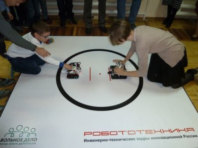 В Ростове роботы соревновались в борьбе сумо